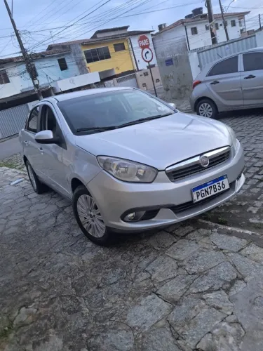 Fiat Grand Siena Essence 1.6 Flex 16V 2014