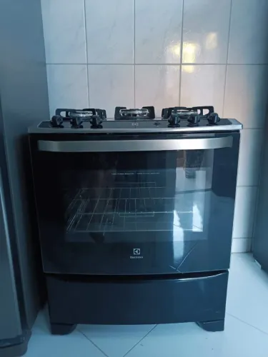 Fogão 5 Bocas Electrolux Preto Com Mesa De Vidro (76upv) A/Preto/127/220V