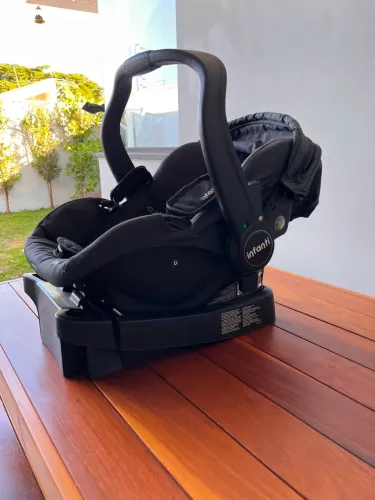 Carrinho de Bebê Infanti Narni + Bebê Conforto + Base para Carro