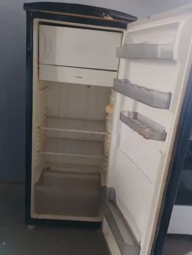 Geladeira gelando muito bem entrego
