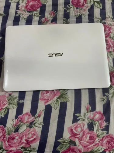 Vendo Notebook ASUS INTEL DUAL CORE.