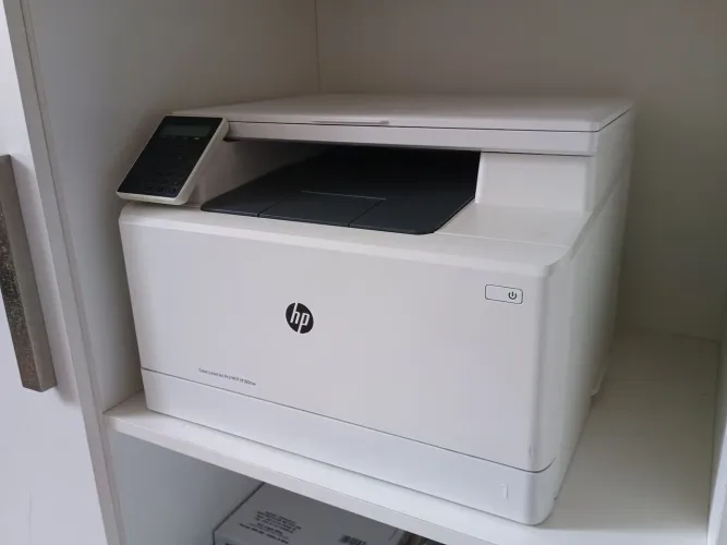 Impressora Laser HP M180NW - ideal para personalizar copos