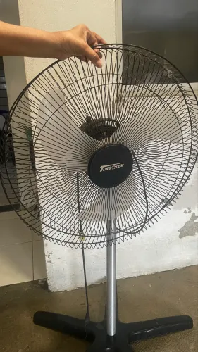 Ventilador turbo de pé