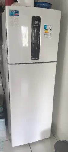 Geladeira Eletrolux inverter 391 litros