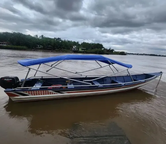 Lancha completa com motor
