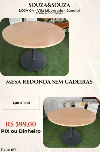 Mesa redonda sem cadeiras
