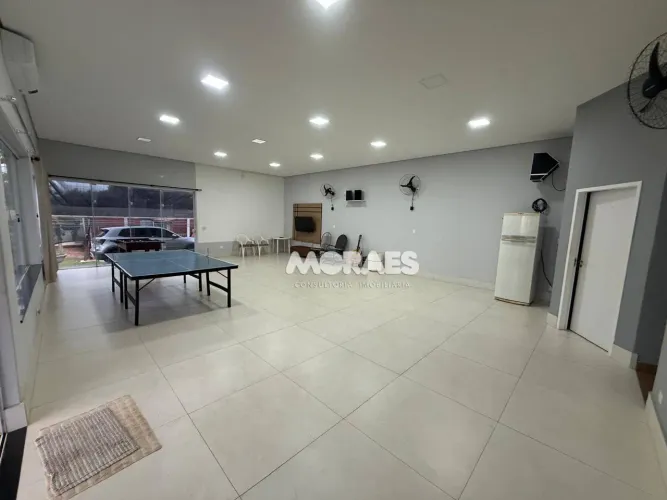 Casa com 3 quartos para alugar, 270 m² por R$ 4.500/mês - Área Rural - Agudos/SP
