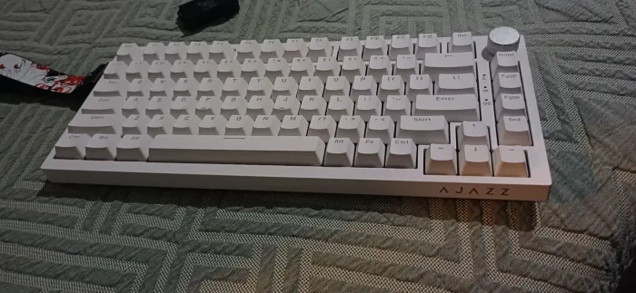 Teclado Ajazz Ak820 Swtich azul, hot-swappable Com 20 Switchs vermelhos extras e uma fita