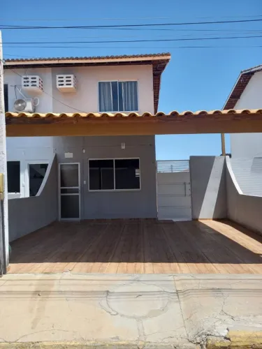 Village no Condomínio Mais Viver, com 2 quartos e em excelente localização