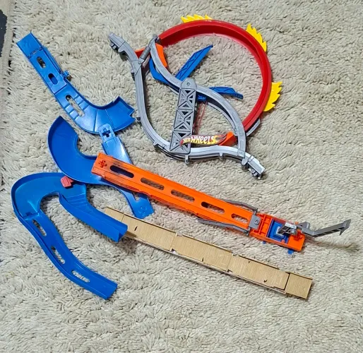 Hotwheels Wall Track