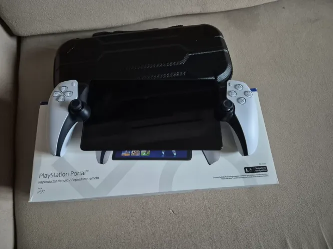 Playstation Portal com case e suporte, envio olx