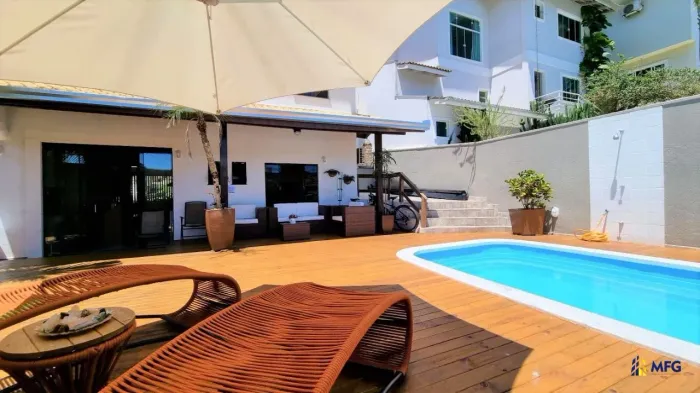 Casa em condomínio à venda em Balneário Camboriú
