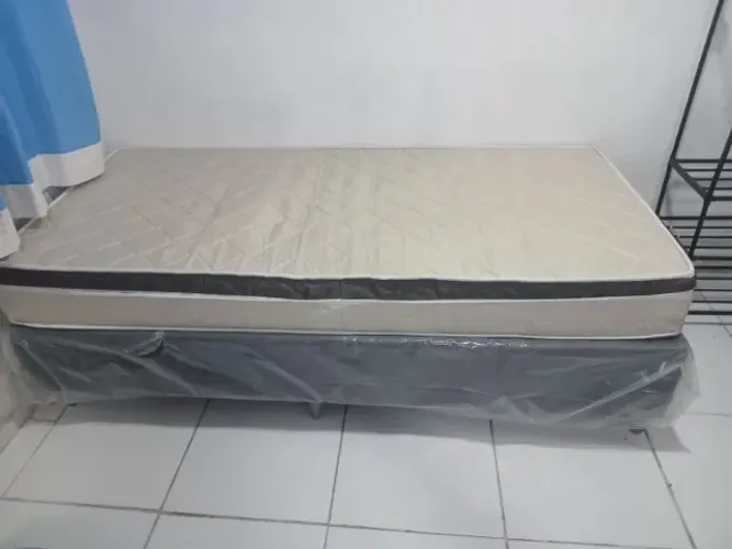 Cama solteiro (colchão incluso)
