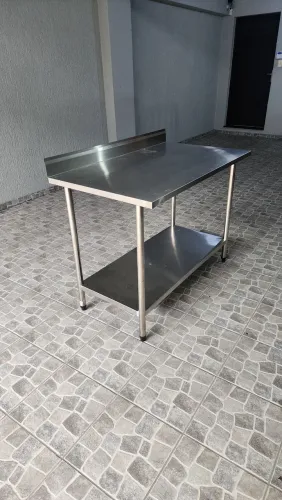 Mesa De Manipulação De Alimentos Em Onox Com Espelho 120X70X90CM