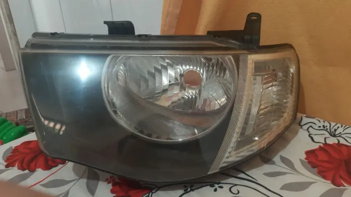 Farol de l200 e lanterna traseira 