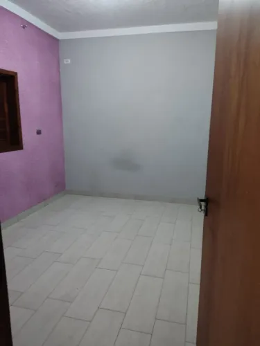 Aluga se uma casa