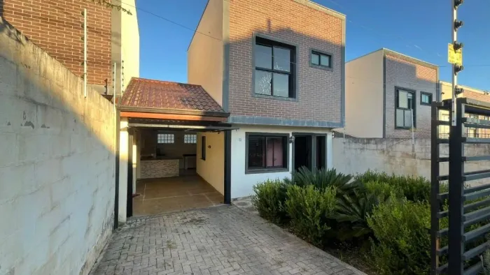 Sobrado com 2 dormitórios à venda, 90 m² por R$ 399.000,00 - Porto das Laranjeiras - Arauc