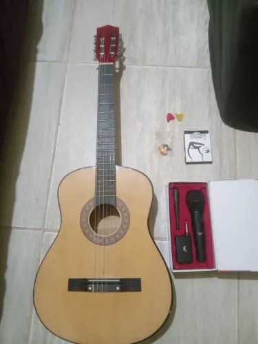 violão 100% original com microfone de adaptador 100% original na promoção