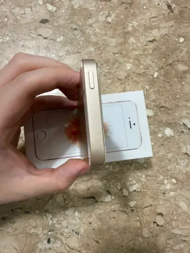 iPhone SE