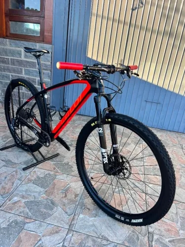 Caloi Elite Carbon Racing