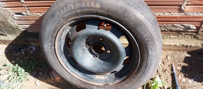Roda aro 15 com pneu ? fraco más da pra rodar muito ainda