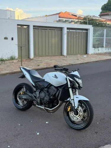 Hornet 600
