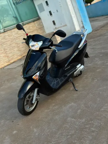 Vende-se Honda Lead 2014