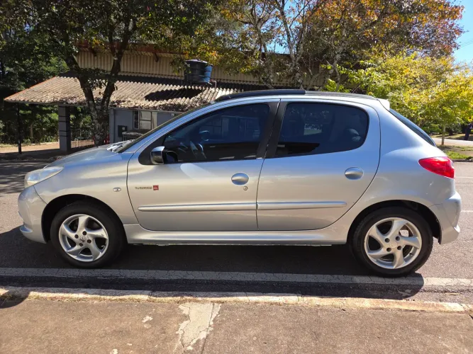 Peugeot 207 Quiksilver 1.4 Flex 8V 5P 2011