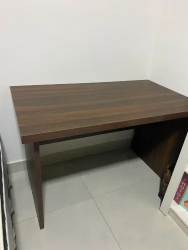 Mesa e cadeira de escritório