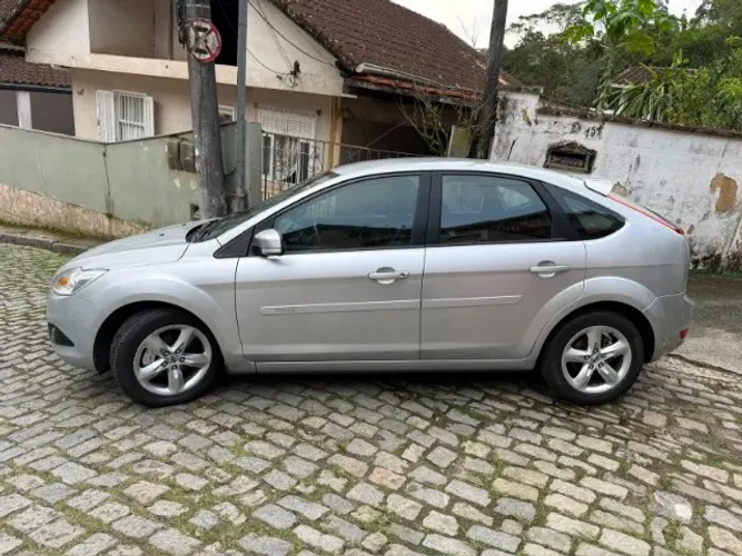 Ford Focus 1.6 S/se/se Plus Flex 8v/16v 5P 2011