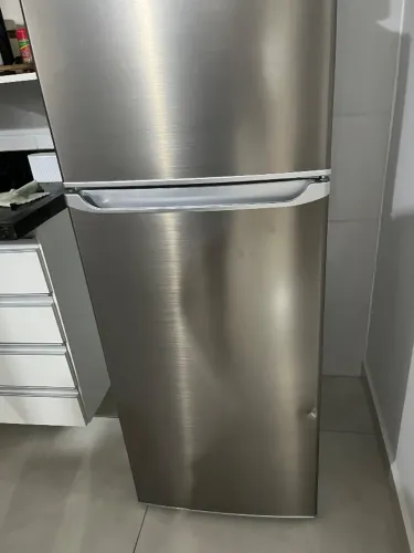 Geladeira inox pequena 240L duplex