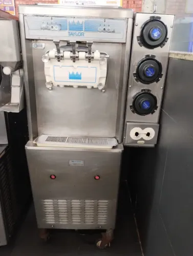 Máquina de sorvete Taylor