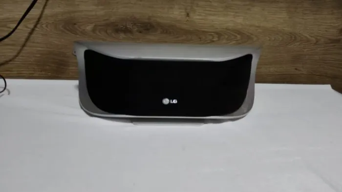 UMA CAIXA CENTRAL DE HOME THEATER LG 140 W 8 OHMS IMPEDÂNCIA FUNCIONANDO 