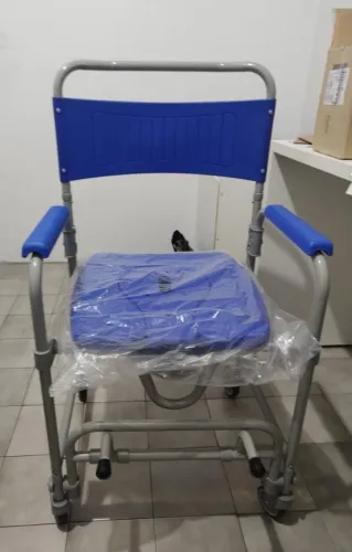 Cadeira de banho.