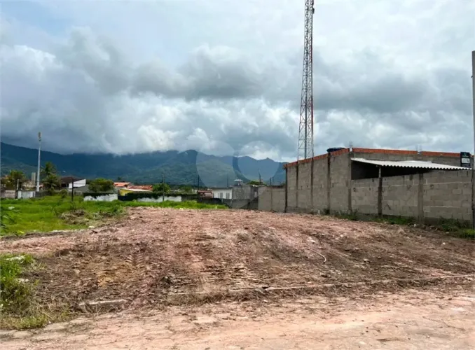 Terreno à venda em Estância dos eucaliptos - SP