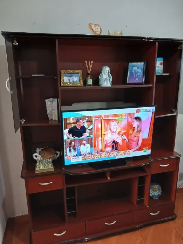 ESTANTE DE TV ATÉ 55° EM EXCELENTE ESTADO EM PROMOÇÃO PARA SAIR LOGO!