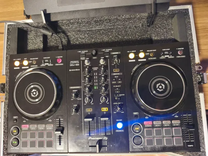 Controladora DDJ-400