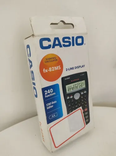 Calculadora Científica Casio (NOVA)