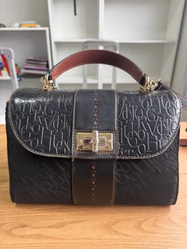BOLSA VITOR HUGO PRETA