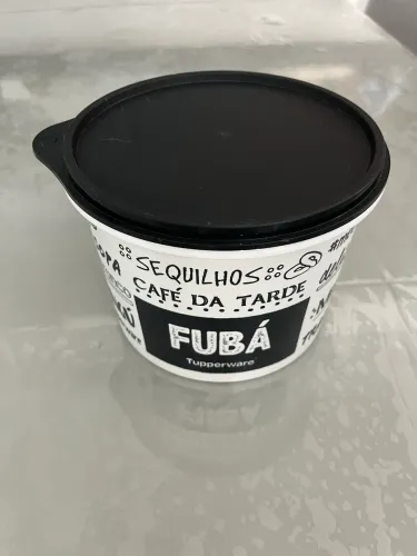 Pote tupperware seminovo FUBÁ 