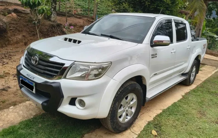 Toyota Hilux CD SRV D4-d 4X4 3.0 TDI Diesel AUT 2013