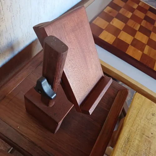 Suporte para celular artesanal articulado 