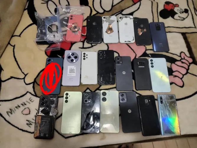 Lote de celular pra peças e consertar 