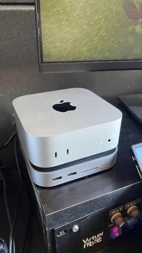 Mac Mini M4 16Gb de ram e 256GB de SSD + Hub Ugreen