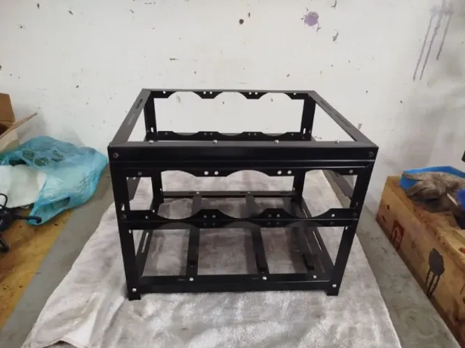 Estrutura para rig de mineração Metalictech para 4 gpus