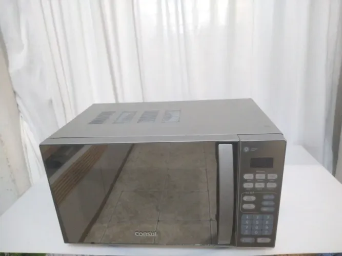 Forno microondas Consul 18 litros em bom estado funcionando