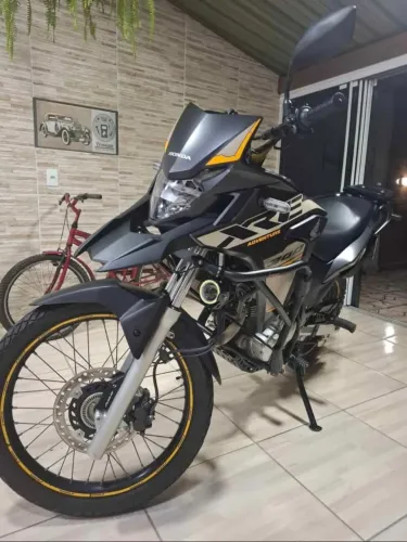 Vendo XRE300 adventure 2022