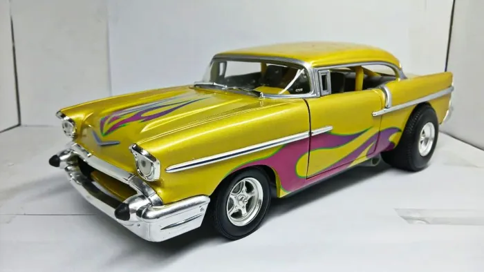 Miniatura Chevrolet 1957 Hot Rod Custom Dragster 1/18