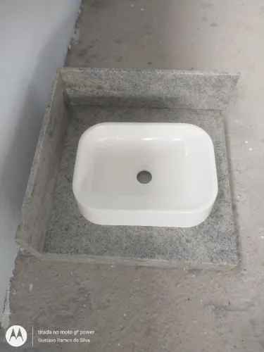 Bancada 50 por 50 branco com cuba