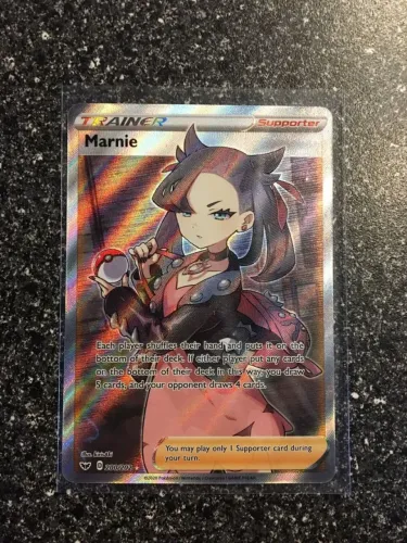 Carta pokemon Marnie full art